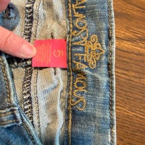 Almost Famous destroyed jeans size 5